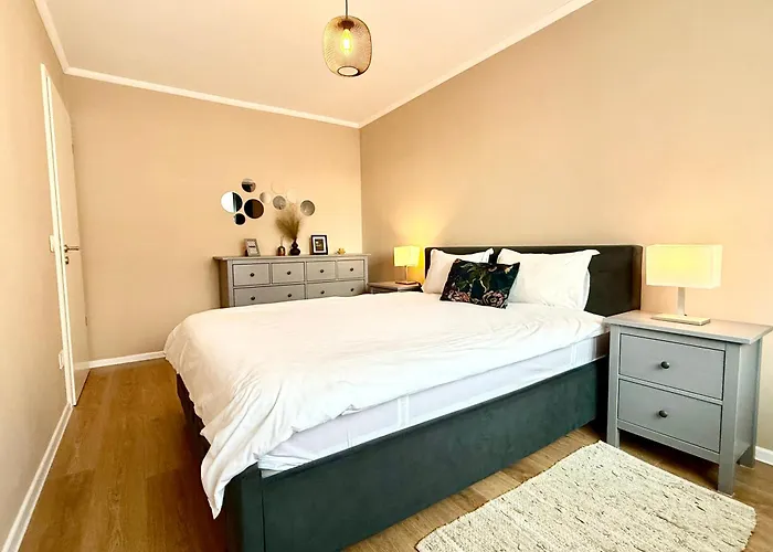 Kasper Coresi Mall - Rise Private Apartments & Suites