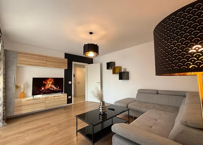 Kasper Coresi Mall - Rise Private Apartments & Suites