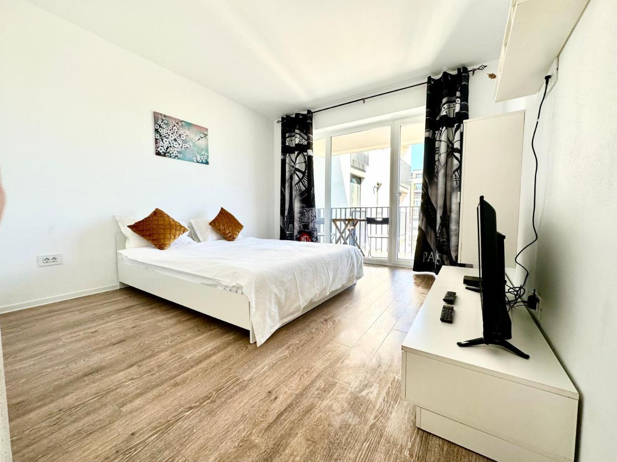 Apartment Kasper Coresi Mall - Rise Private &