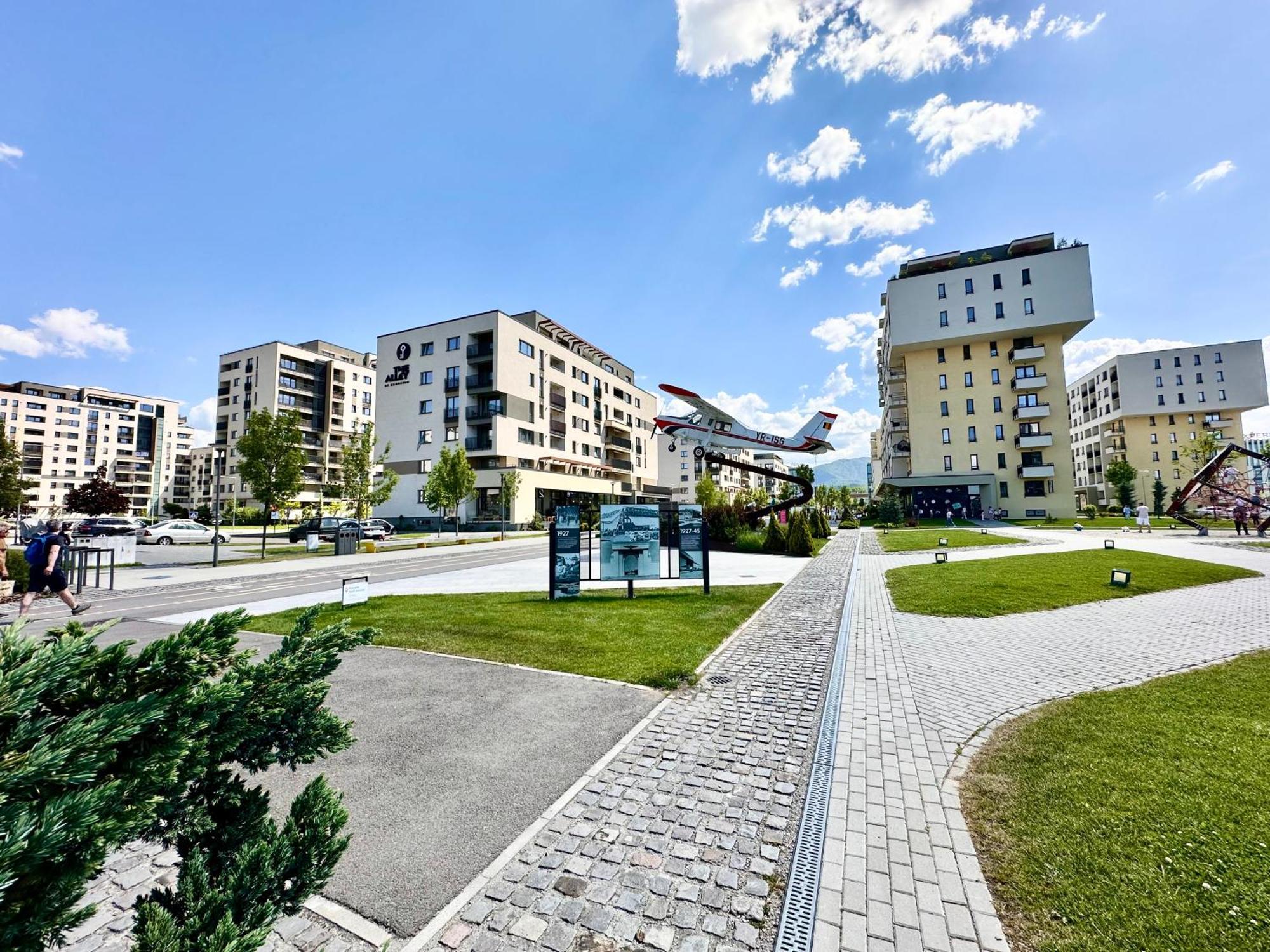 Kasper Coresi Mall - Rise Private & Apartment