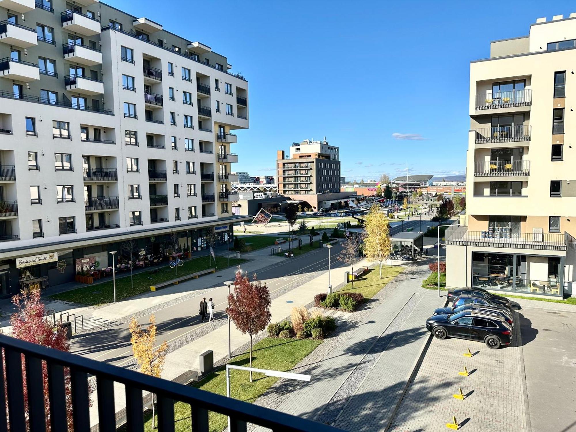 Kasper Coresi Mall - Rise Private & Brașov