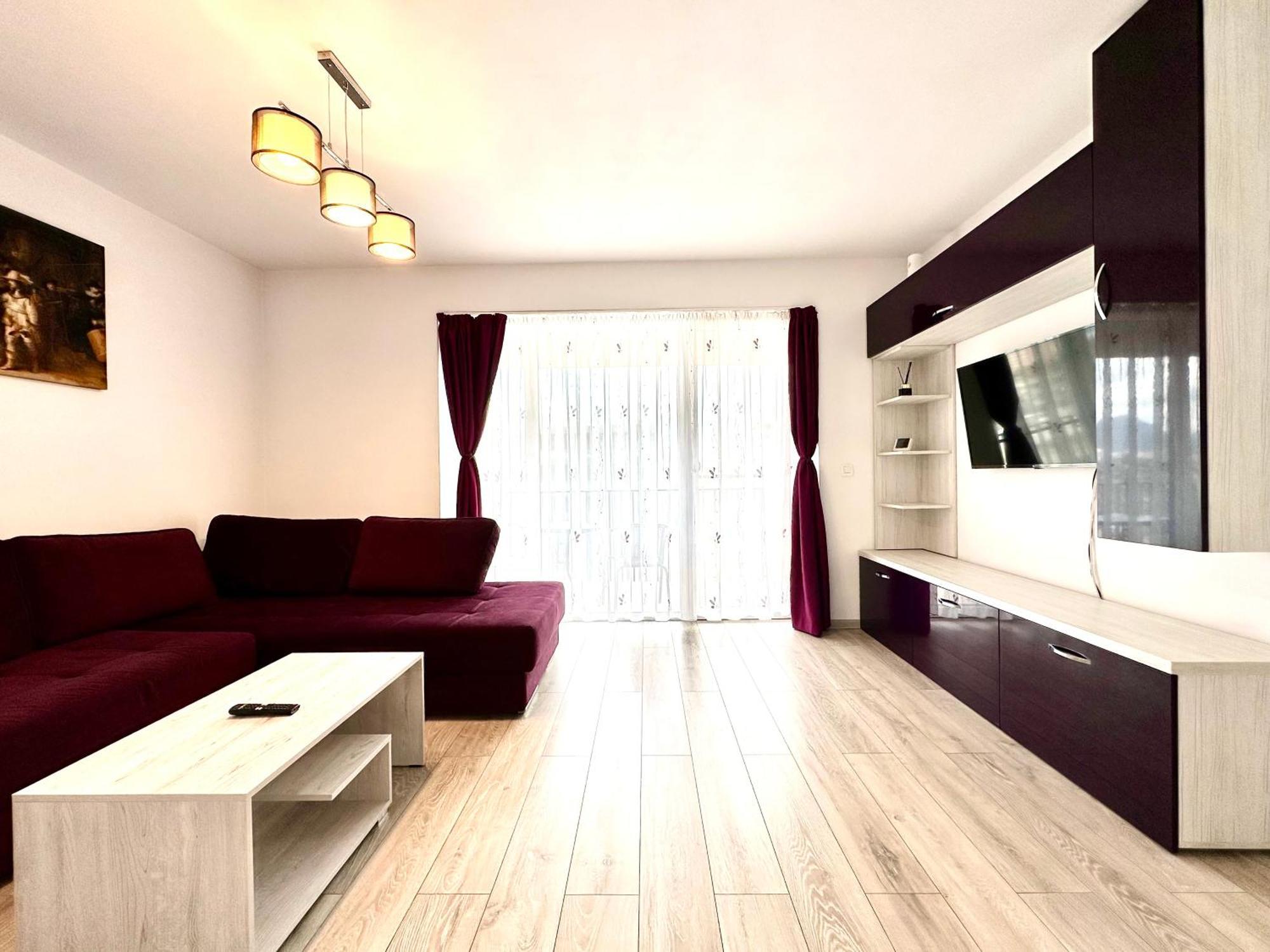 Apartment Kasper Coresi Mall - Rise Private &