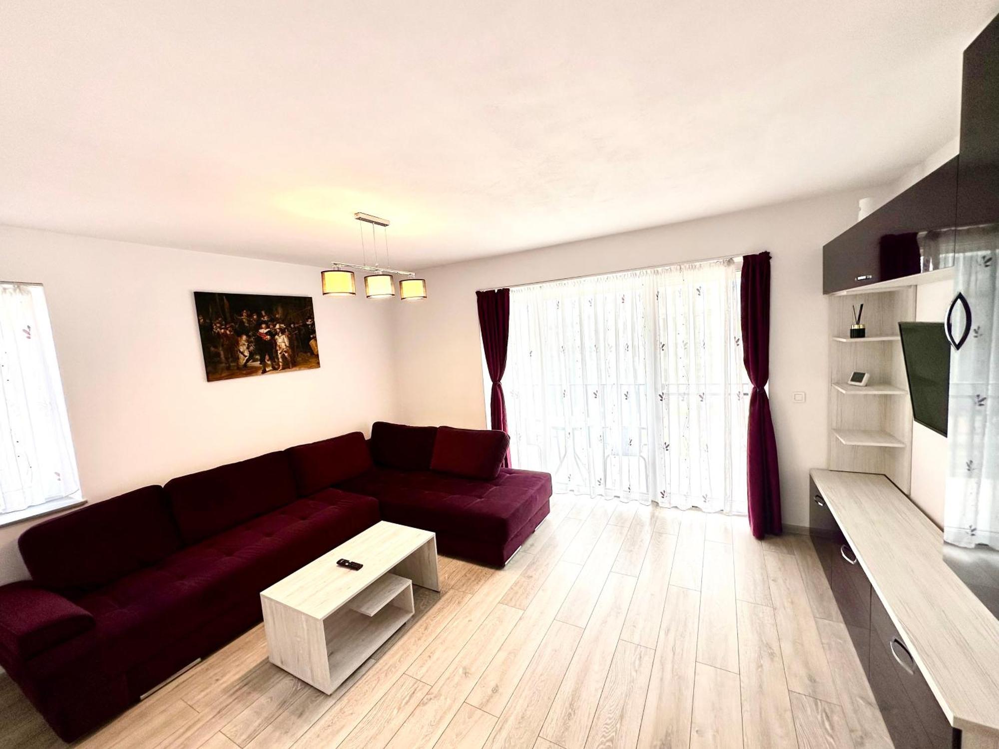 Apartment Kasper Coresi Mall - Rise Private &