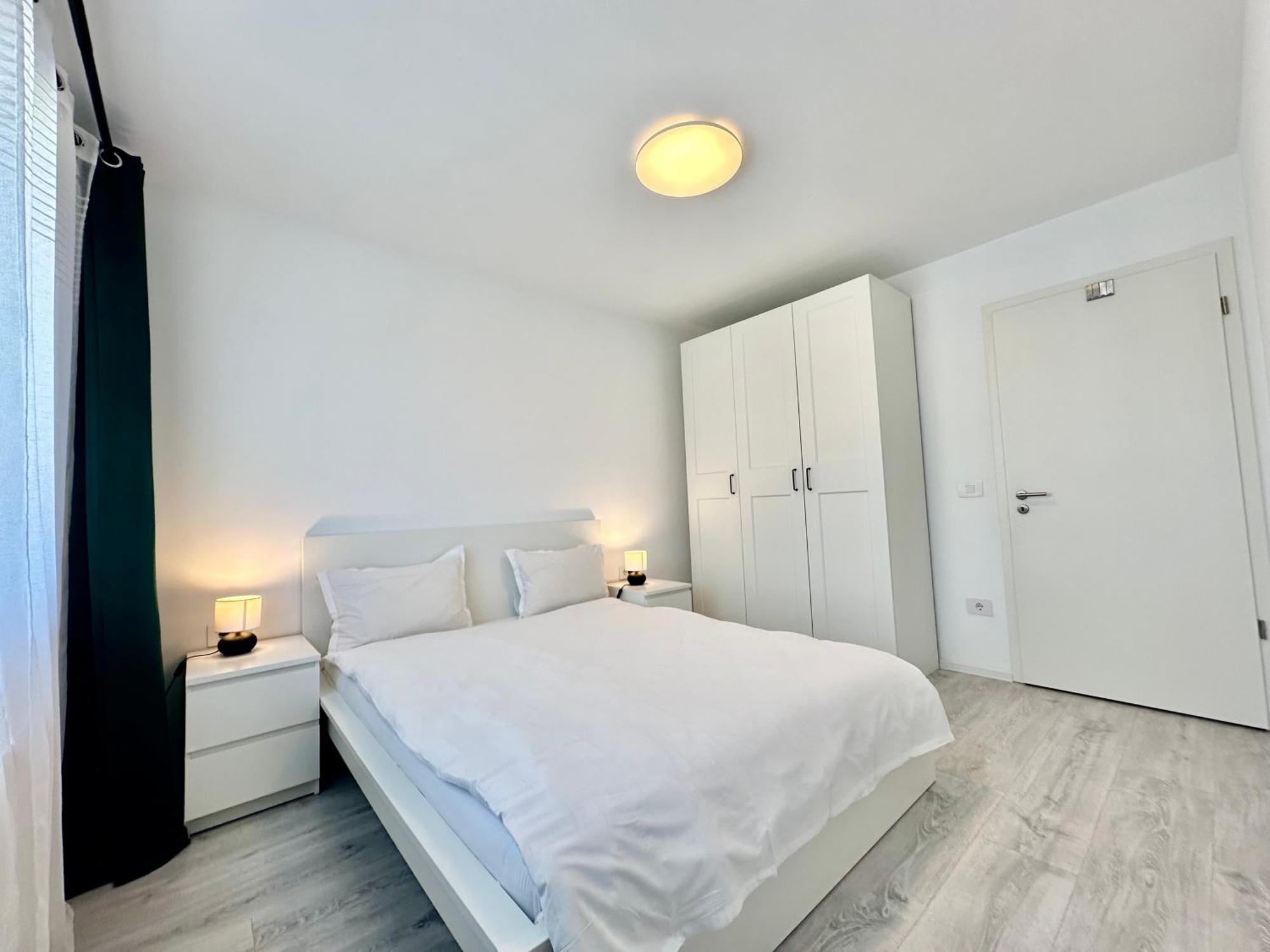 Apartment Kasper Coresi Mall - Rise Private & *