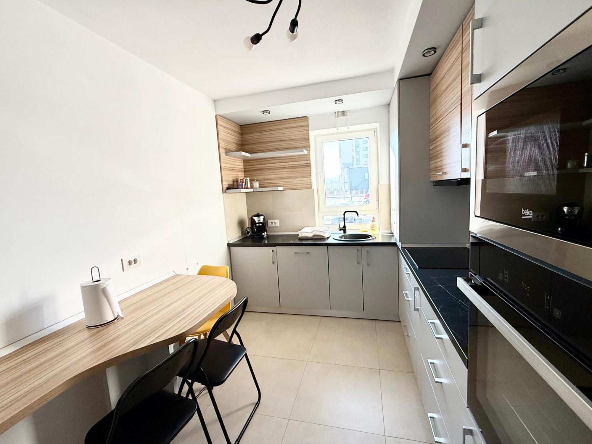 Kasper Coresi Mall - Rise Private & Apartment *