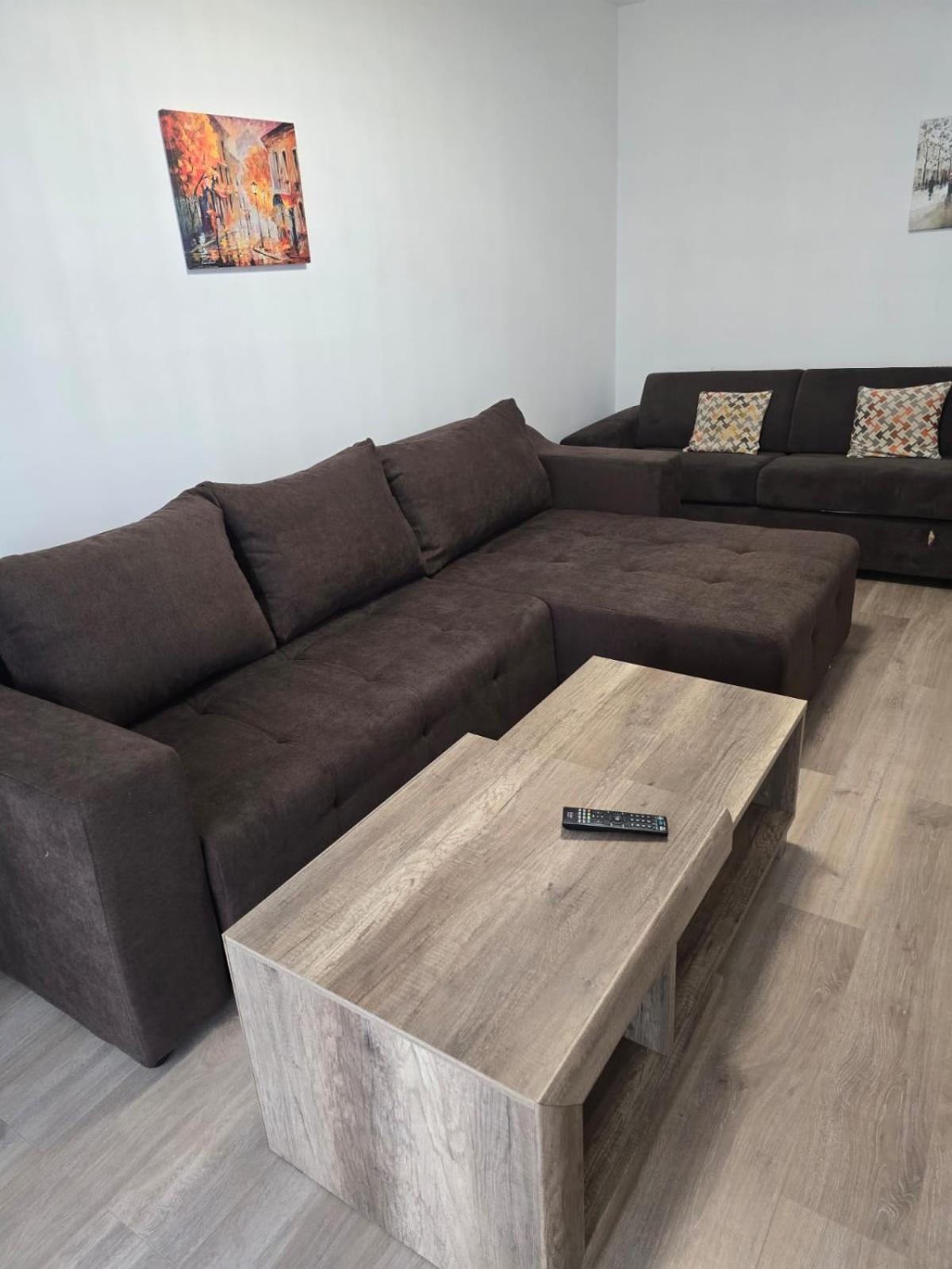 Apartament Kasper Coresi Mall - Rise Private &