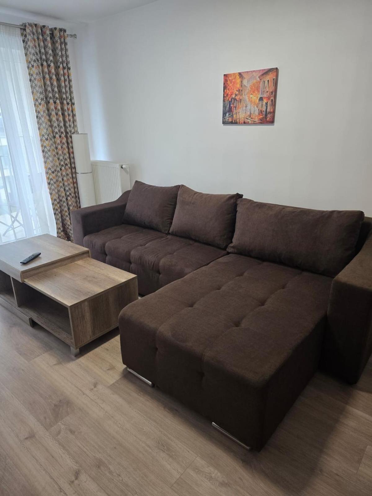 Kasper Coresi Mall - Rise Private & Apartament *